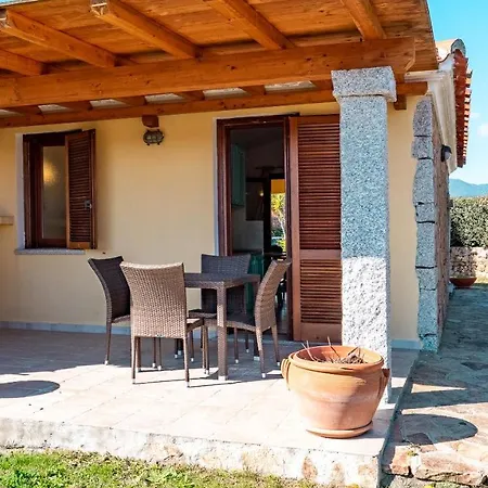 Tatil Evi Con Giardino A