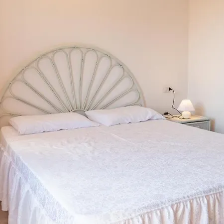 Con Giardino A Tatil Evi Budoni